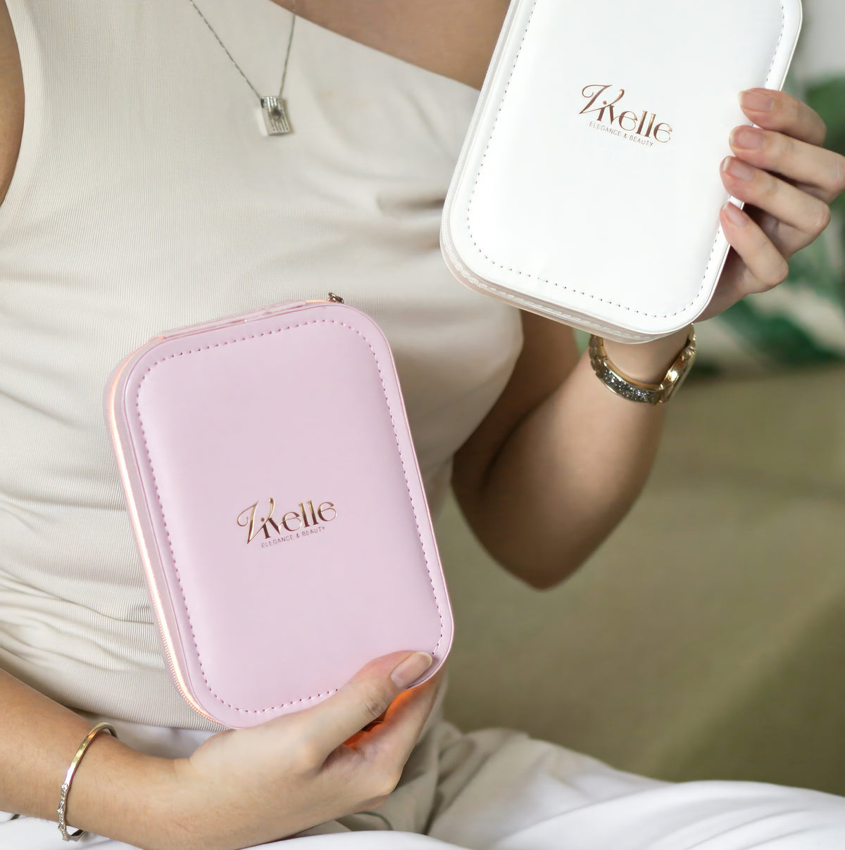 Lunova™ Vanity Case