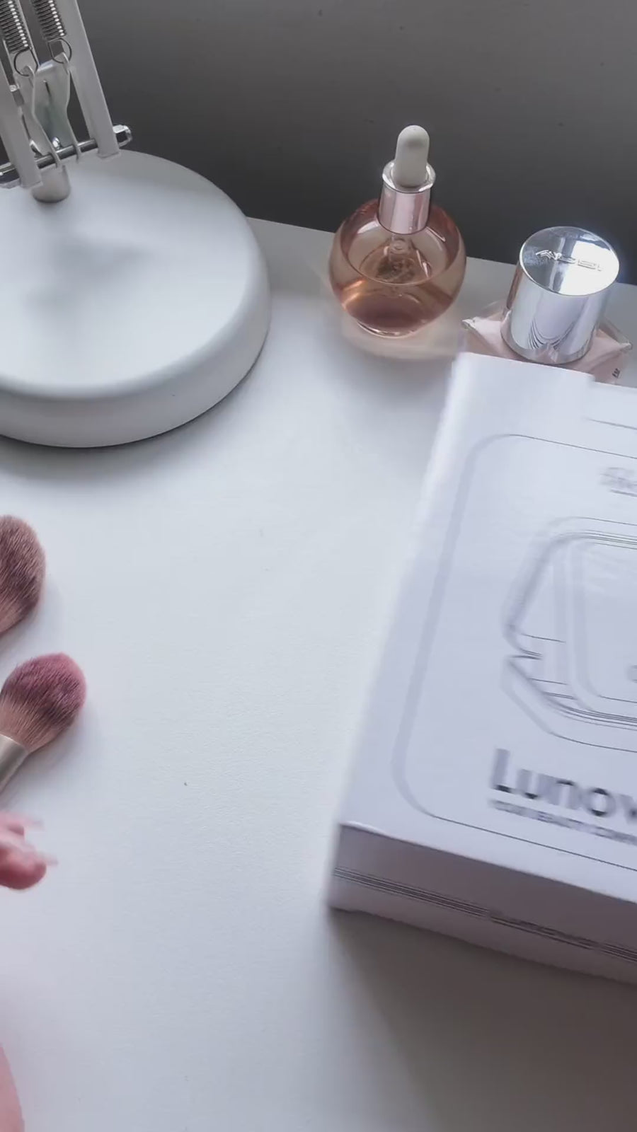 Lunova™ Vanity Case